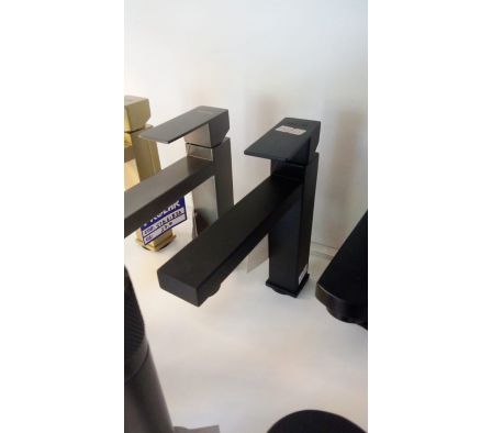 Griferia Agua Fria Bajo Negro Mate 5tb618nn